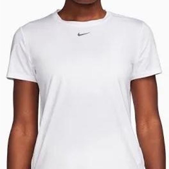 Nike Dri-Fit Shirt Bundle - Picture 4 of 4